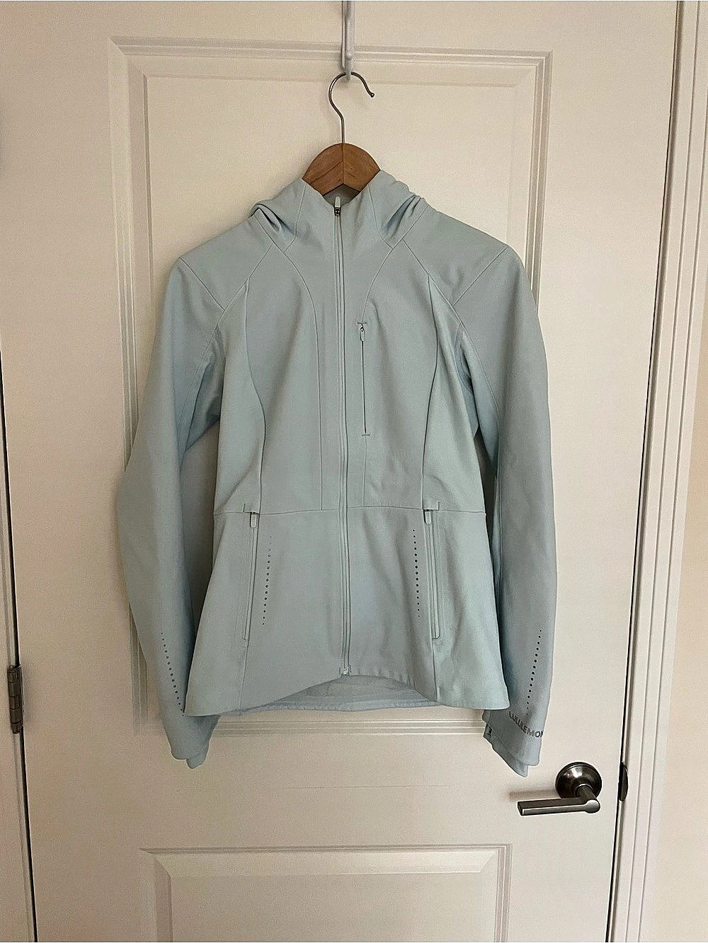 Lululemon Cross Chill Women's Hooded Jacket